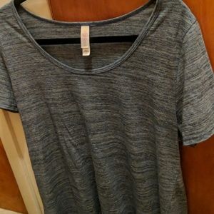 LuLaRoe Classic T (L)